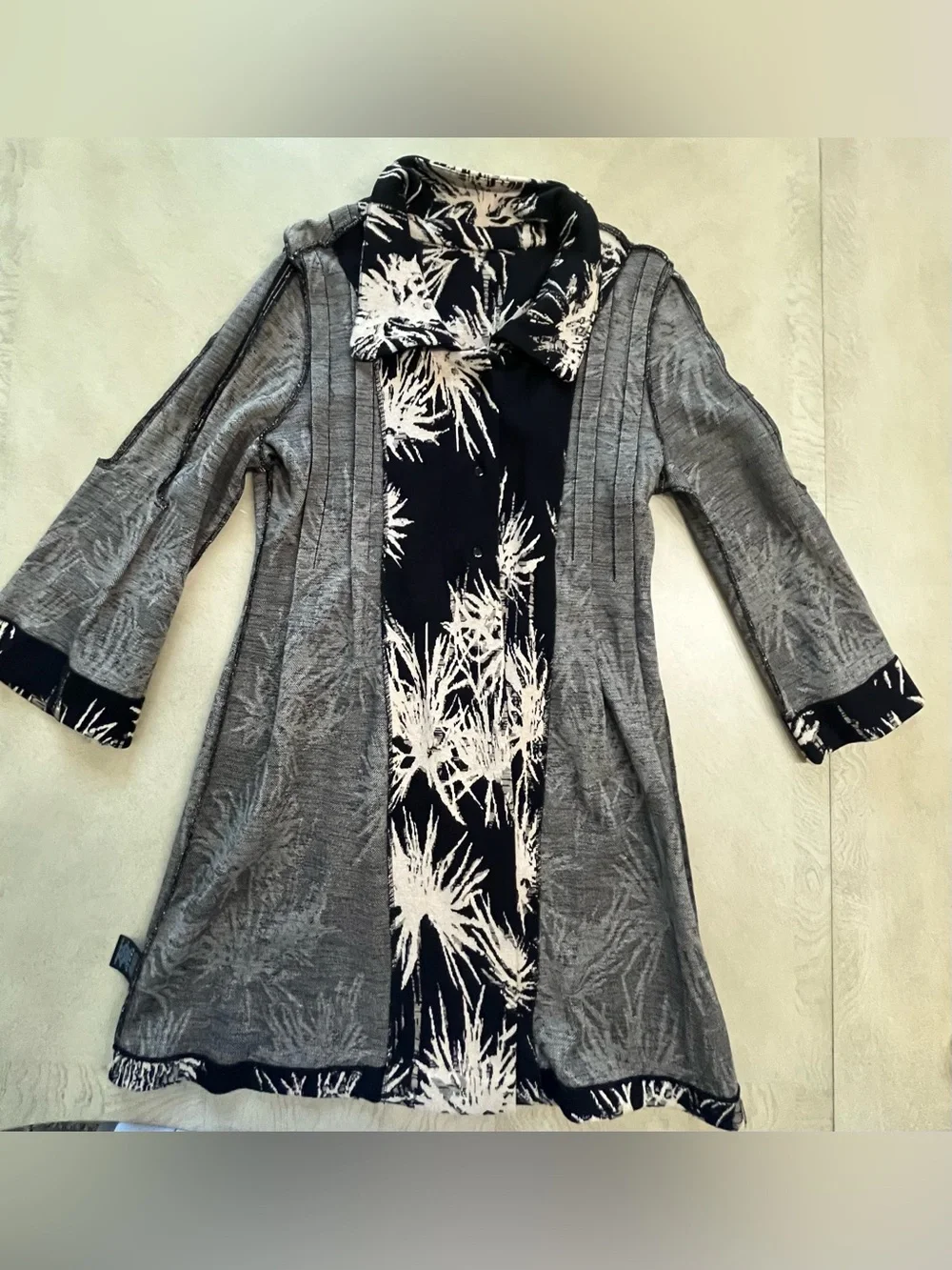 NIC+ZOE Black Cream Abstract Palm Knit Jacket Button Front Size Medium